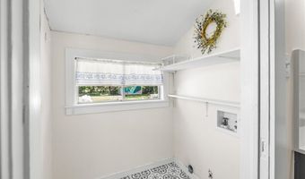 804 NW B St, Bentonville, AR 72712