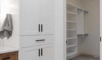 742 Honey Crk, Ada, MI 49301