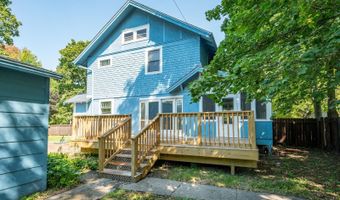 822 7th St, Ames, IA 50010