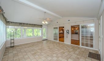 693 Woodrun Ct, Ballwin, MO 63021