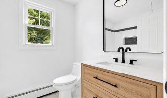 5 Butternut Dr, Bloomfield, CT 06002
