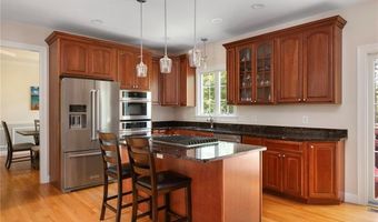 4 Morning Star Ct, Lincoln, RI 02865