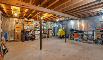 104 Merriment Ln, Blakeslee, PA 18610