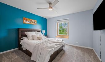 1713 Edgewood Dr, Algonquin, IL 60102