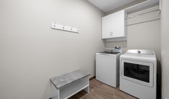 500 E Cairos Pl, Brandon, SD 57005