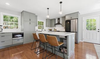 6812 LAMP POST Ln, Alexandria, VA 22306