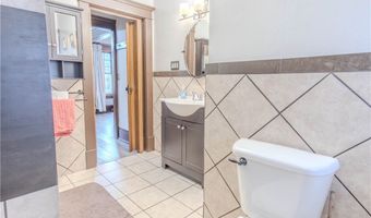 17 Crossmon St, Alexandria Bay, NY 13607