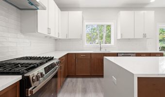 Mckinley Avenue, Bayville, NJ 08721