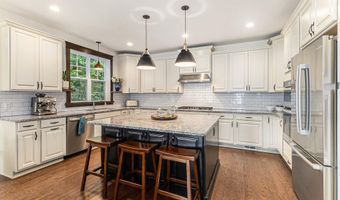 6217 S Trailwoods Dr, Ann Arbor, MI 48103