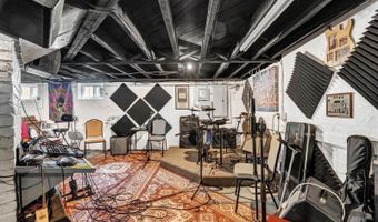 143 Maple St, Bangor, ME 04401