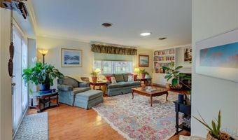 123 Pine Glen Dr, East Greenwich, RI 02818