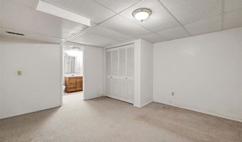 1115 Dutch Mill Dr, Ballwin, MO 63011