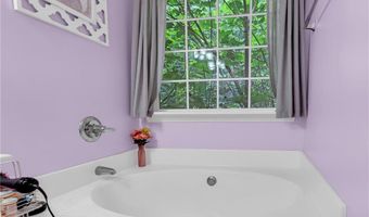 905 Daisy Ln, Athens, GA 30605