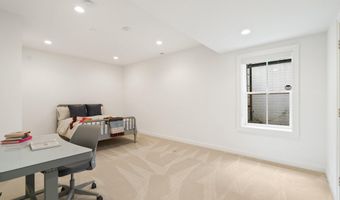 6213 DAHLONEGA Rd, Bethesda, MD 20816