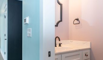 902 Stonehenge Dr, Bedford, IN 47421