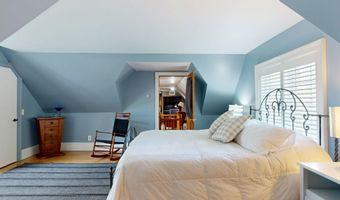 75 Court St, Belfast, ME 04915