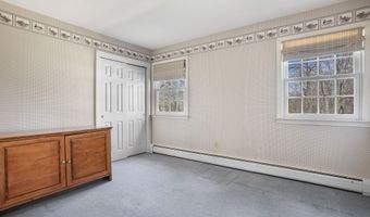10 Tanglewood Dr, Danbury, CT 06811