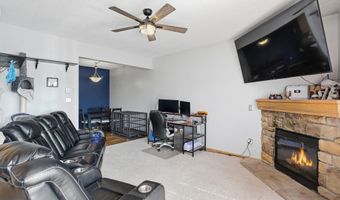 822 Red Hawk Way SE, Altoona, IA 50009