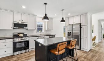 7368 NE BERWICK Dr 2, Ankeny, IA 50021