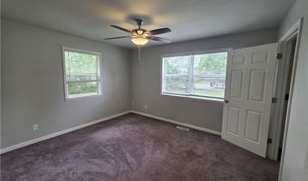 1204 NW 2nd St, Bentonville, AR 72712