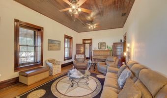 405 W Avenue E, Alpine, TX 79830