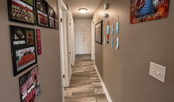 406 S Wells Ave, Altamont, KS 67330