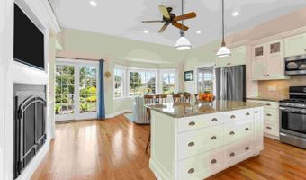 110 Commerce Rd, Barnstable, MA 02630