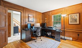 43 Darling Parke Dr, Bangor, ME 04401