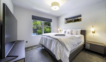 753 Wrights Creek Dr, Ashland, OR 97520