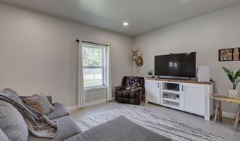 522 W 2nd St, Baxter Springs, KS 66713