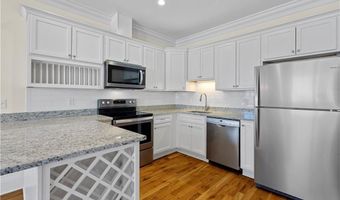 73 W Main St 2, Clinton, CT 06413