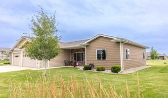 1716 Miller Ln, Aberdeen, SD 57401