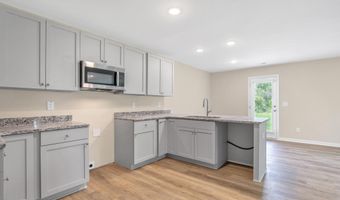97 Coachman Ln, Autryville, NC 28318