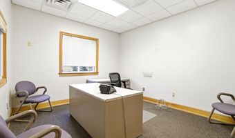 8 Chestnut Dr, Bedford, NH 03110