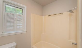 247 Wannamaker Dr, Barnwell, SC 29812
