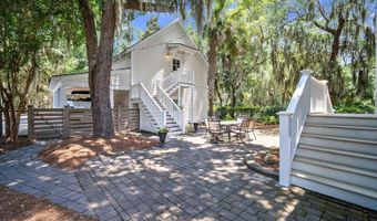106 Coosaw Club Dr, Beaufort, SC 29907