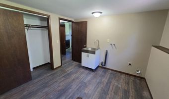 38608 129th St, Aberdeen, SD 57401