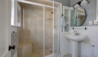35 Pelham St A, Newport, RI 02840