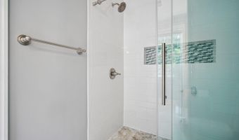 4049 COLUMBIA Pike, Arlington, VA 22204