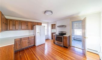 137 First Ave 2, East Greenwich, RI 02818