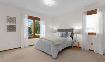 N9188 KERNAN Avenue, Appleton, WI 54915