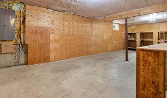 183 Skyline Rd, Bangor, ME 04401