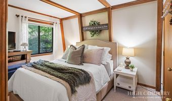 40 Hemlock Hl A, Banner Elk, NC 28604