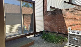304 Charlesgate Cir, Amherst, NY 14051