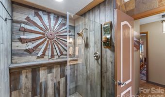 10 Oak Leaf Ln, Arden, NC 28704