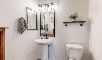 200 RIESLING Rd, Bernalillo, NM 87004