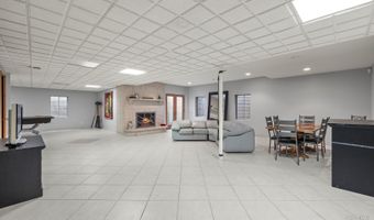 1760 W Whispering Ct, Addison, IL 60101
