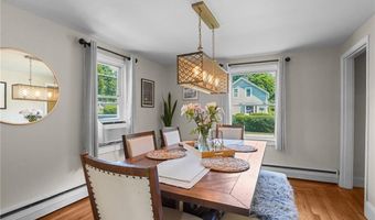 40 Queen St, North Kingstown, RI 02852