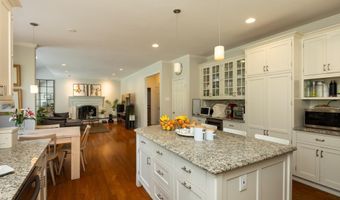 8809 SAUNDERS Ln, Bethesda, MD 20817