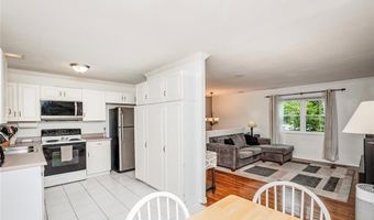 366 Sorrento Dr, Ballwin, MO 63021